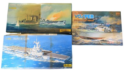 Lot 74 - MODEL KITS - X3 PLASTIC MODEL KITS OF NAUTICAL INTEREST