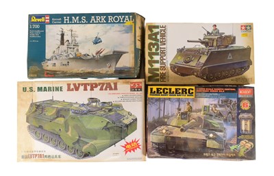 Lot 278 - MODEL KITS - X4 PLASTIC MODEL KITS OF MILITARY INTEREST