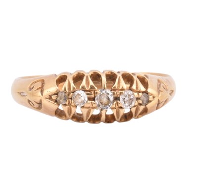Lot 147 - EARLY 20TH CENTURY 18CT GOLD FIVE STONE DIAMOND RING