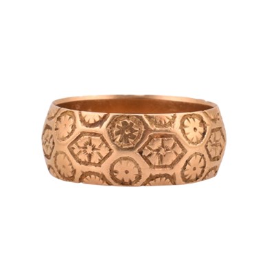 Lot 100 - VICTORIAN HALLMARKED 18CT GOLD BAND RING