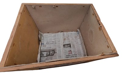 Lot 29 - PLAYER'S NAVY CUT SHIPPING CRATE