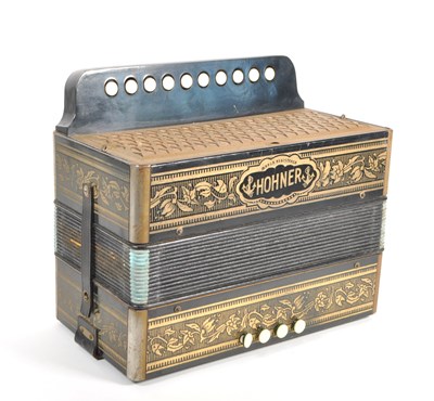Lot 405 - HOHNER - 20TH CENTURY GERMAN MARCA REGISTRADA ACCORDION