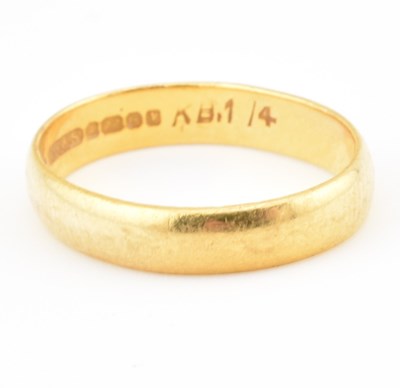 Lot 153 - HALLMARKED 22CT GOLD BAND RING