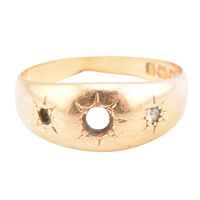 Lot 165 - HALLMARKED 18CT GOLD & DIAMOND GYPSY RING AF