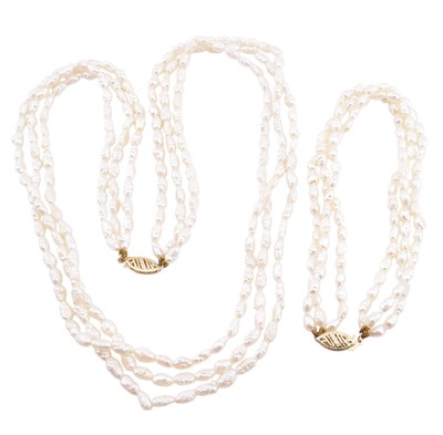 Lot 209 - 14CT GOLD & PEARL NECKLACE & BRACELET SUITE
