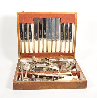 Lot 294 - 20TH CENTURY CANTEEN OF EPNS, SILVER PLATED AND STAINLESS STEEL CUTLERY