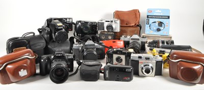 Lot 314 - LARGE COLLECTION OF VINTAGE CAMERAS
