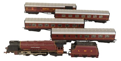 Lot 86 - MODEL RAILWAY - HORNBY DUCHESS OF ABERCORN LOCO & COACHES
