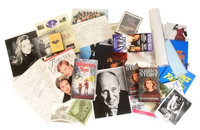 Lot 126 - AUTOGRAPHS & MEMORABILIA - COLLECTION OF ASSORTED ITEMS