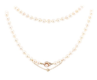 Lot 455 - PEARL NECKLACE WITH HALLMARKED 9CT GOLD CLASP