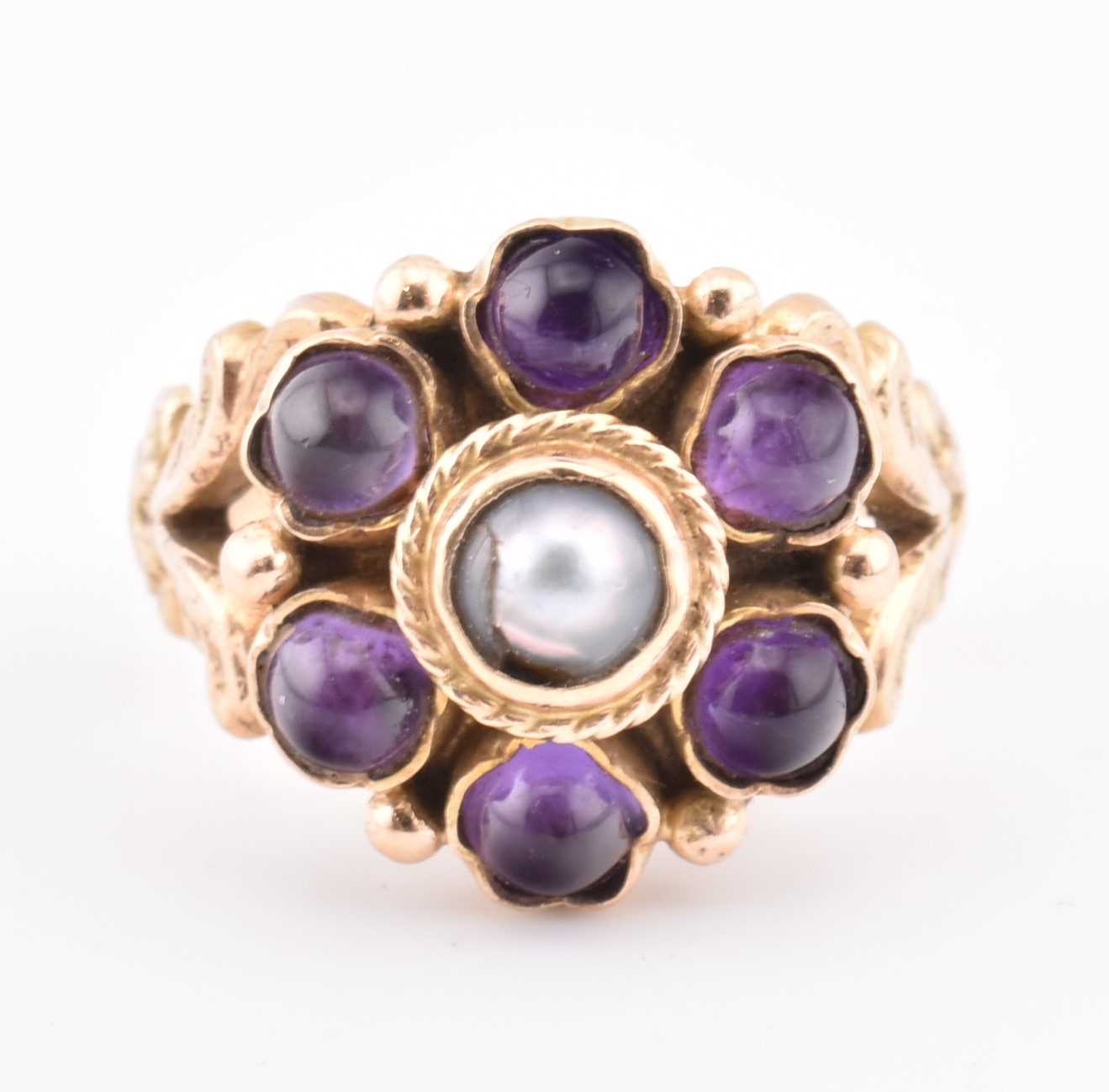 Lot 21 - GOLD AMETHYST & PEARL CLUSTER RING