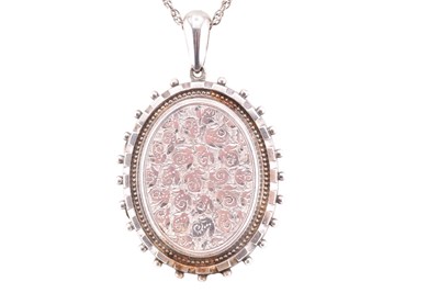 Lot 410 - VICTORIAN HALLMARKED SILVER LOCKET PENDANT NECKLACE