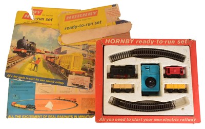 Lot 93 - MODEL RAILWAY - VINTAGE HORNBY OO GAUGE TRAINSET