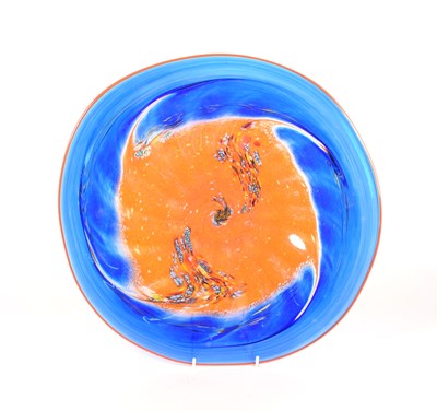Lot 102 - EAMONN VEREKER - LATE 20TH CENTURY STUDIO GLASS ART VASE / PLATE