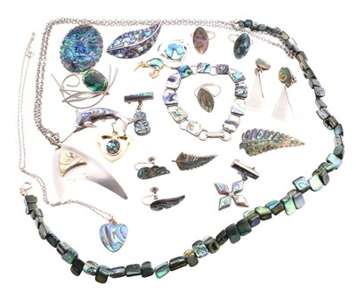 Lot 423 - COLLECTION OF VINTAGE WHITE METAL SILVER PAUA ABALONE JEWELLERY