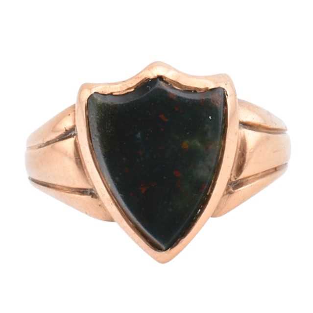 Lot 29 - VICTORIAN HALLMARKED 15CT GOLD & BLOODSTONE SHIELD SIGNET RING