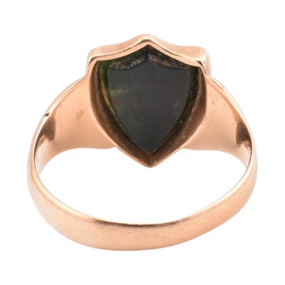 Lot 29 - VICTORIAN HALLMARKED 15CT GOLD & BLOODSTONE SHIELD SIGNET RING