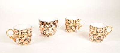 Lot 115 - ROYAL CROWN DERBY - FOUR 19TH CENTURY CHINA IMARI PATTERN TEA CUPS