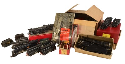 Lot 311 - MODEL RAILWAY - COLLECTION OF TWIN TRIX RAILWAY