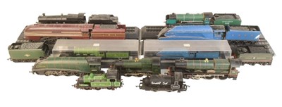 Lot 358 - MODEL RAILWAY - HORNBY OO GAUGE LOCOMOTIVES & STATIC MODELS