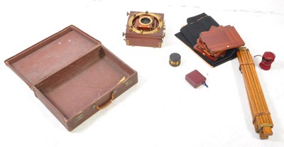 Lot 325 - EARLY 20TH CENTURY THORNTON-PICKARD TRIPLE IMPERIAL EXTENSION CAMERA