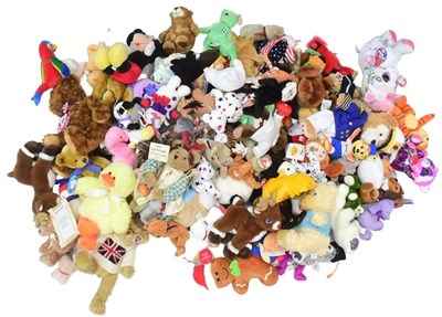 Lot 90 - TEDDY BEARS - LARGE COLLECTION OF ASSORTED SOFT TOYS