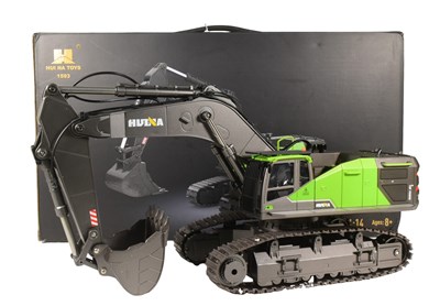 Lot 15 - RC MODELS - HUINA 1/14 SCALE RADIO CONTROL EXCAVATOR