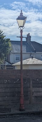 Lot 222 - EARLY 20TH CENTURY RED WINDSOR STREET LAMP