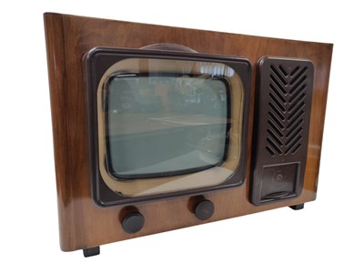 Lot 197 - VINTAGE MID CENTURY PYE TELEVISION SET