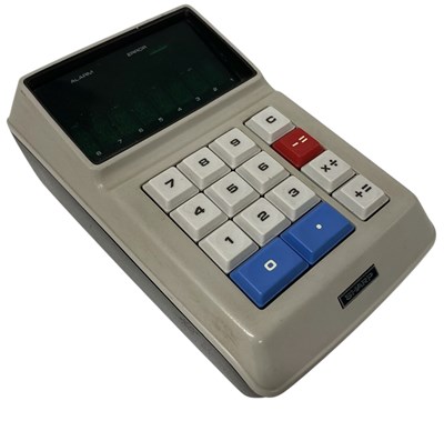 Lot 46 - VINTAGE SHARP EL8 ELECTRONIC CALCULATOR