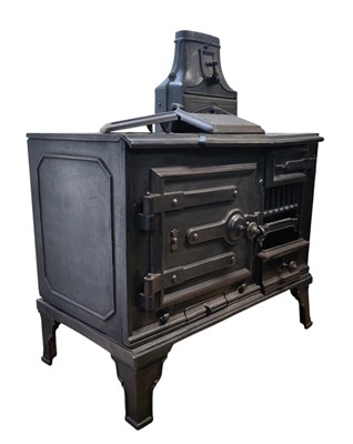Lot 60 - EARLY 20TH CENTURY BELLE 'PORTABLE' STOVE - COAL FIRED