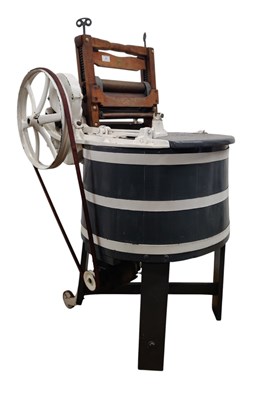 Lot 84 - VINTAGE 1920S 'THE LUCKY' WASHING MACHINE