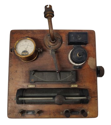 Lot 120 - ELECTRICAL MEDICAL EARLY ELECTROCARDIOGRAPH MACHINE