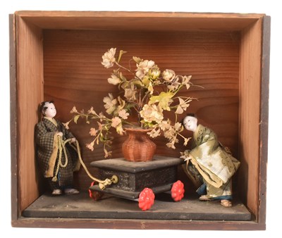 Lot 390 - DOLLS - VINTAGE JAPANESE DOLL CASE