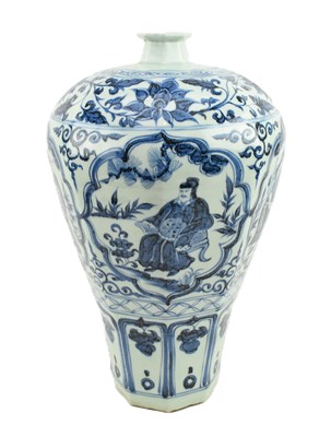 Lot 148 - A LARGE BLUE AND WHITE FIGURINE MEIPING VASE 青花 开关光人物梅瓶