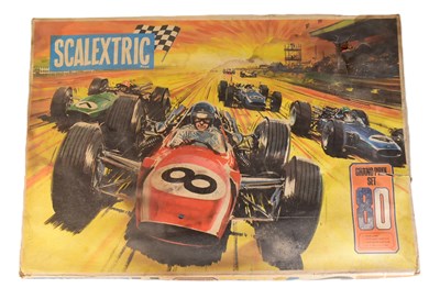 Lot 320 - SCALEXTRIC - VINTAGE TRIANG SCALEXTRIC SLOT CAR RACING SET