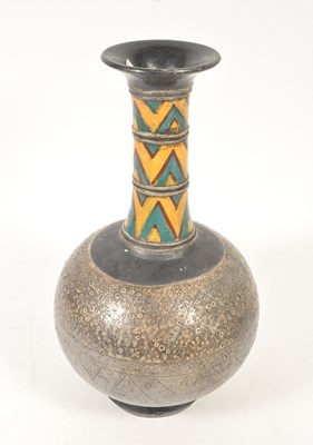 Lot 151 - JOHN BEDDING - LATE 20TH CENTURY STUDIO POTTERY VASE