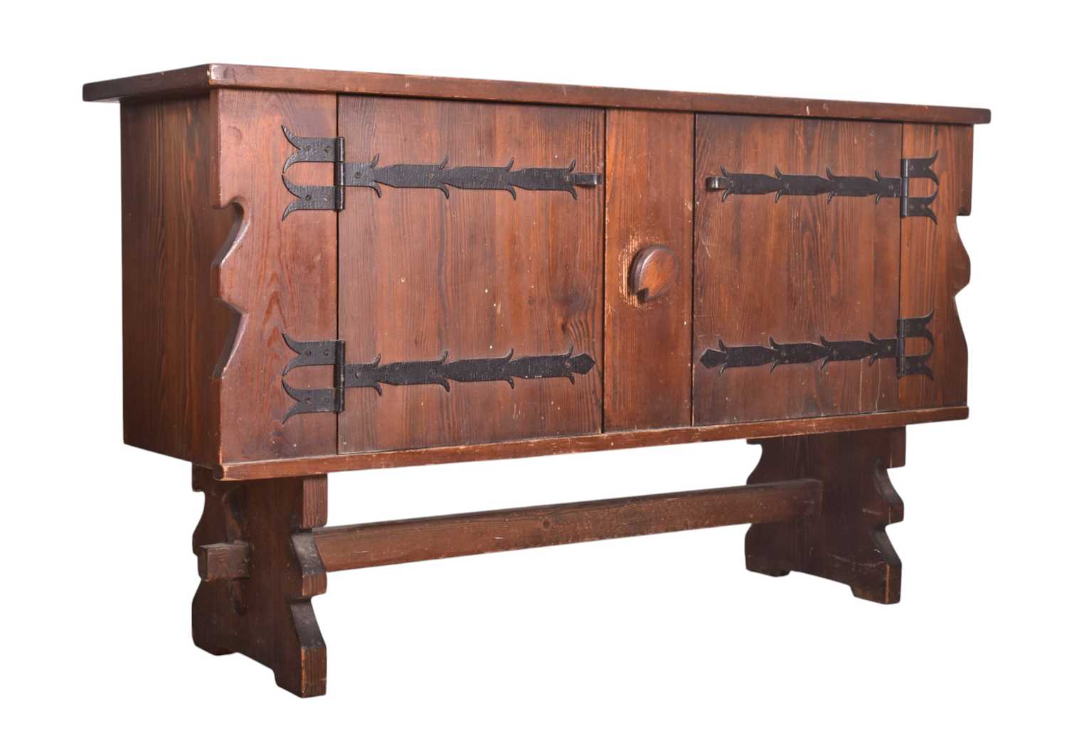 Lot 362 - BRUTALIST 1950S MID CENTURY OAK SIDEBOARD IN THE STYLE OF CHARLES FLANDERS