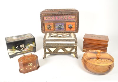 Lot 334 - COLLECTION OF 20TH CENTURY WOODEN LIDDED BOXES