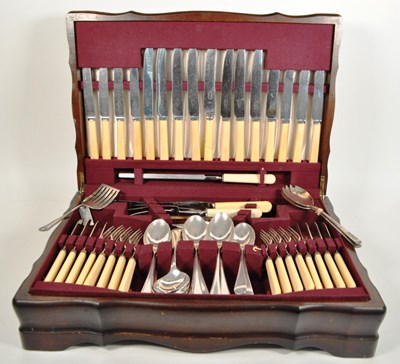 Lot 346 - ELKINGTON & CO - 20TH CENTURY SILVER PLATE CANTEEN OF CUTLERY