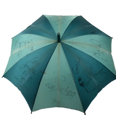 Lot 182 - MONTROSE POP FESTIVAL 1984 - MULTI-SIGNED UMBRELLA