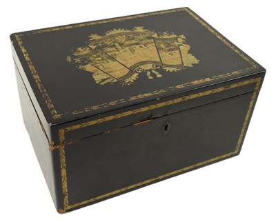 Lot 119 - QING DYNASTY EXPORT BLACK LACQUERED TEA BOX 清 黑漆描金人物盒