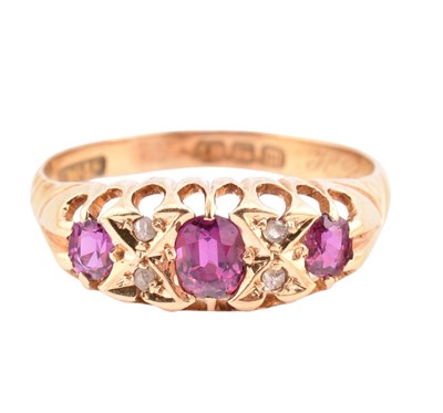 Lot 142 - HALLMARKED 18CT GOLD RUBY & DIAMOND RING