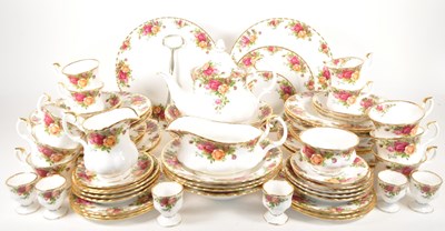 Lot 200 - ROYAL ALBERT - OLD COUNTRY ROSES - MID CENTURY TEA / DINNER SERVICE