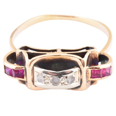 Lot 183 - 1940S 18CT GOLD DIAMOND & RUBY RING
