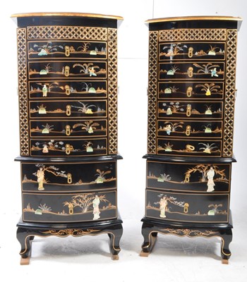 Lot 700 - PAIR OF CHINOISERIE MODERN LACQUER & GILT VANITY CHEST OF DRAWERS