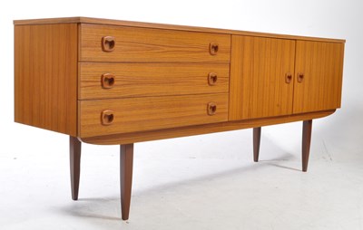Lot 601 - SCHREIBER FURNITURE- VINTAGE MID CENTURY SIDEBOARD CREDENZA