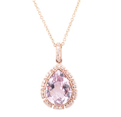 Lot 487 - 9CT ROSE GOLD AMETHYST & DIAMOND PENDANT NECKLACE