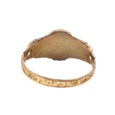 Lot 99 - VICTORIAN HALLMARKED 18CT GOLD RUBY EMERALD & PEARL RING