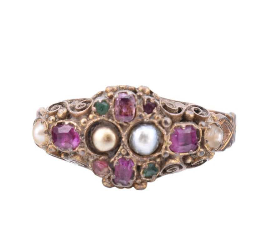Lot 99 - VICTORIAN HALLMARKED 18CT GOLD RUBY EMERALD & PEARL RING